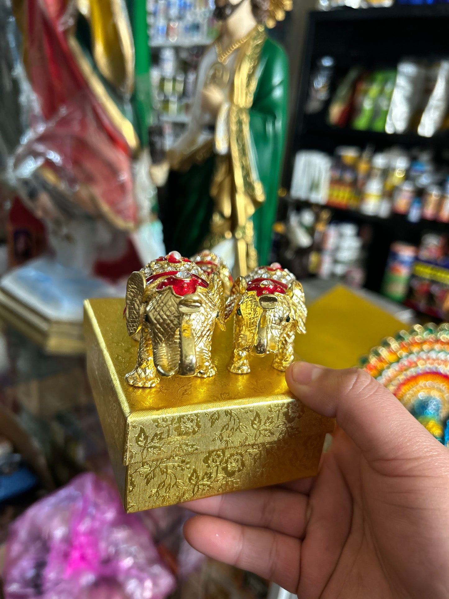 Elefante rojo